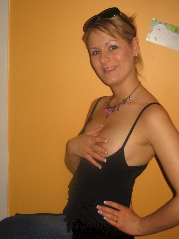 Pour jeune coquin propre disponible qui cherche une jeune libertine